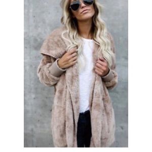 NWT Soft cozy Sherpa hooded teddy coat